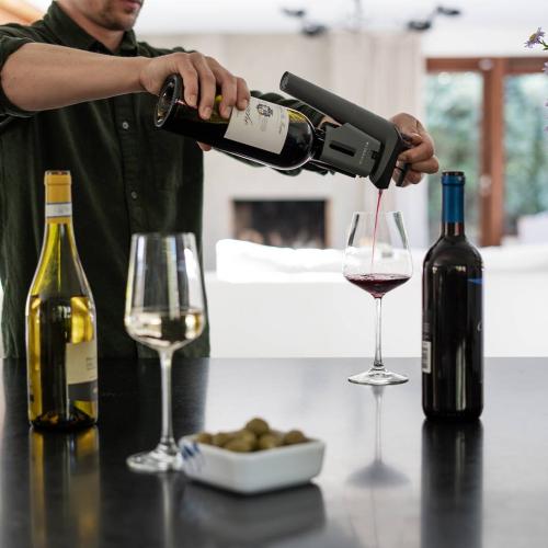 Skænk det helt rigtige glas  vin med Coravin Three SL