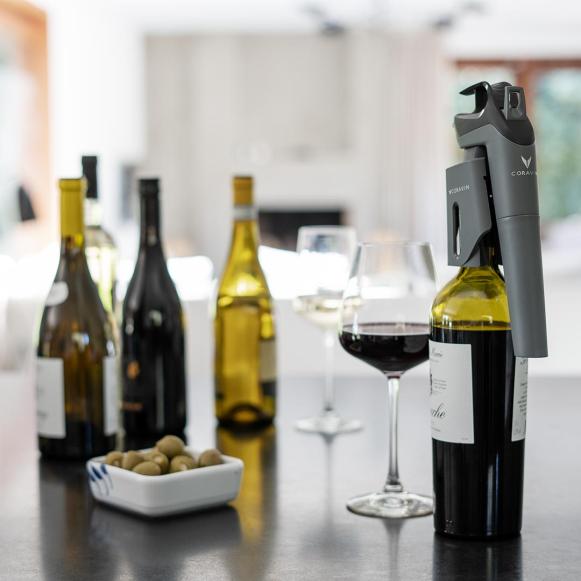 Med Coravin Three SL behøver du ikke at nøjes med en vin.