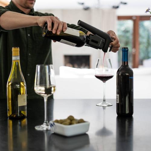 Hæl et glas vin uden at åben flasken med CORAVIN model 3+